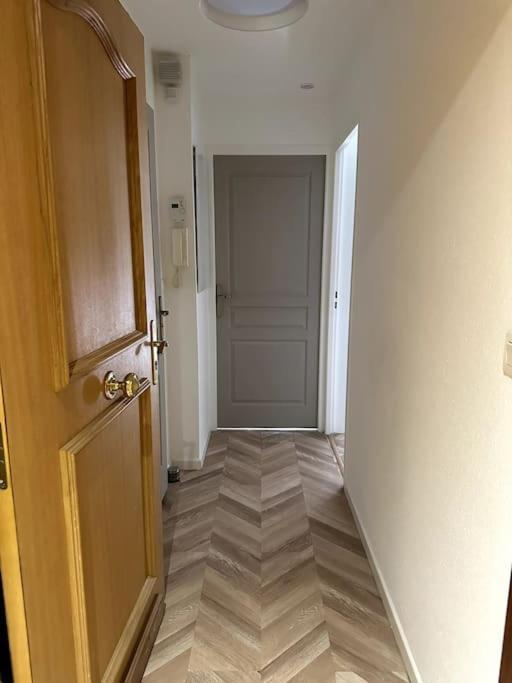 Appartement Cosy Avec Balcon Et Piscine Besançon Buitenkant foto