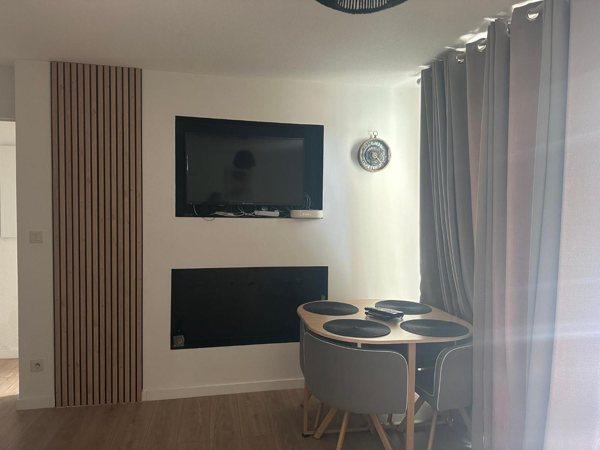 Appartement Cosy Avec Balcon Et Piscine Besançon Buitenkant foto